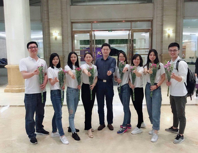 老板來(lái)接我們2